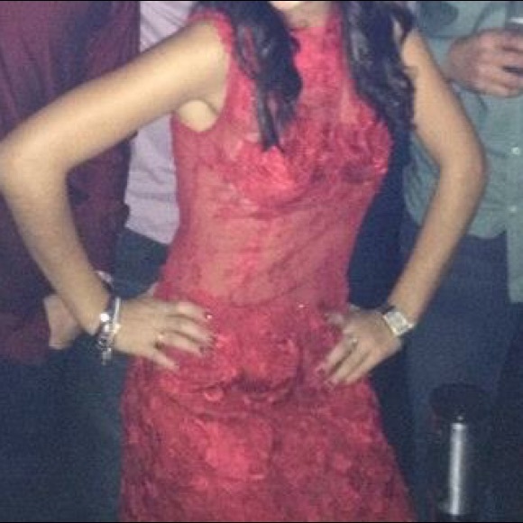 Red dress - Picture 2 of 3